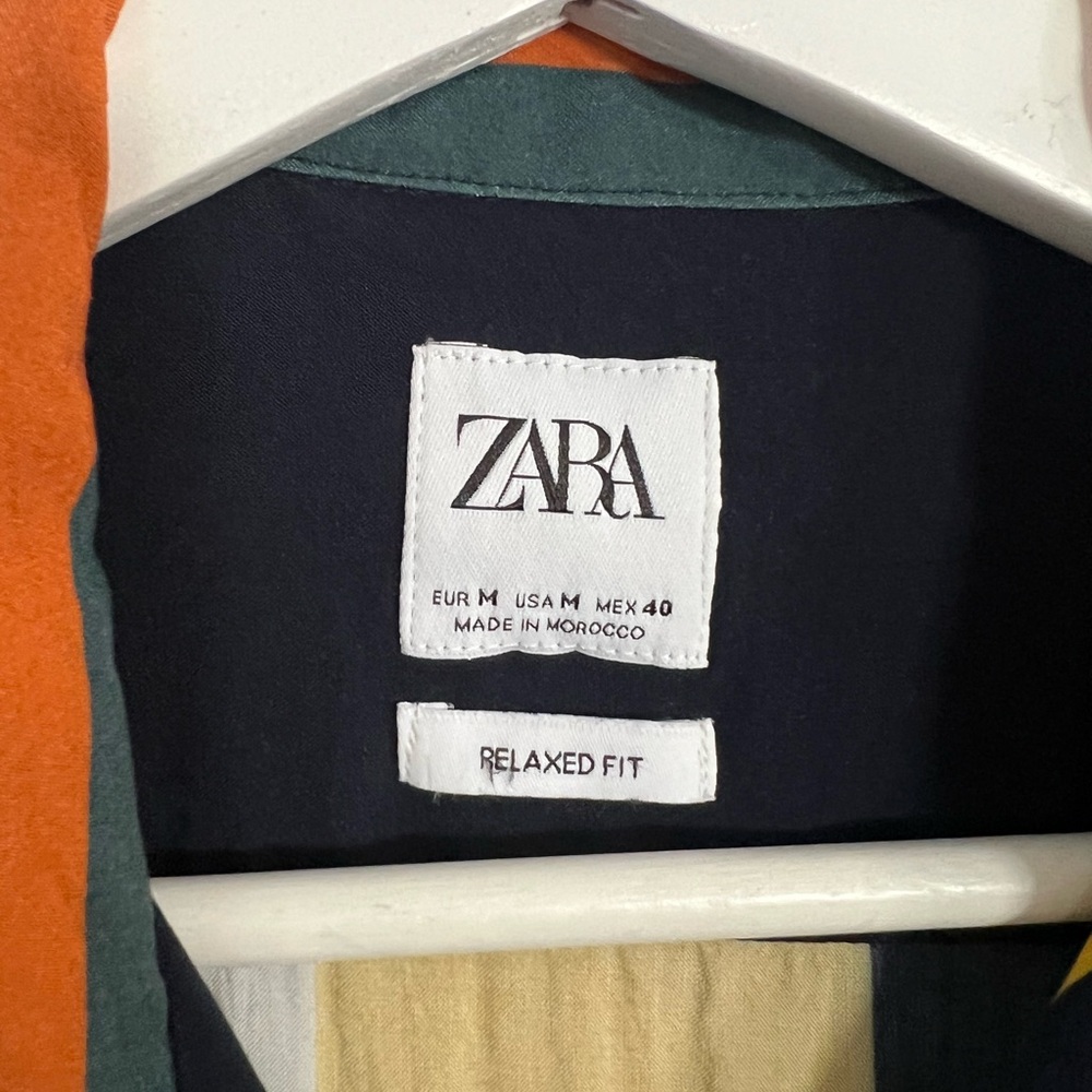 Zara Men's Bold Striped Button Down Shirt - Picture 2 of 4